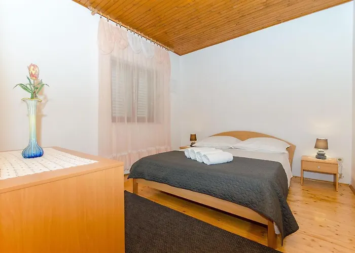 House Petar * Račišće